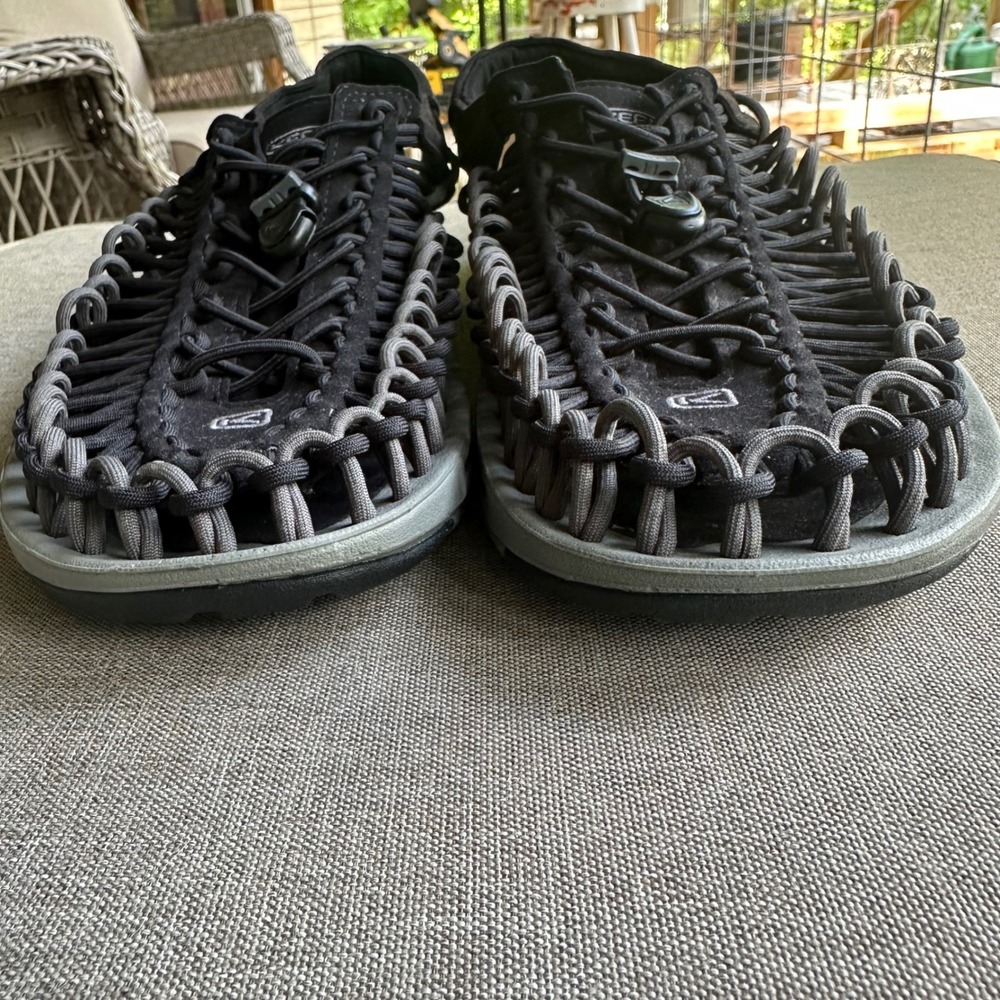 Keen Uneek Sandals Mens 12 Black Grey Cord Outdoor Water Shoes 1013086 - Picture 3 of 16